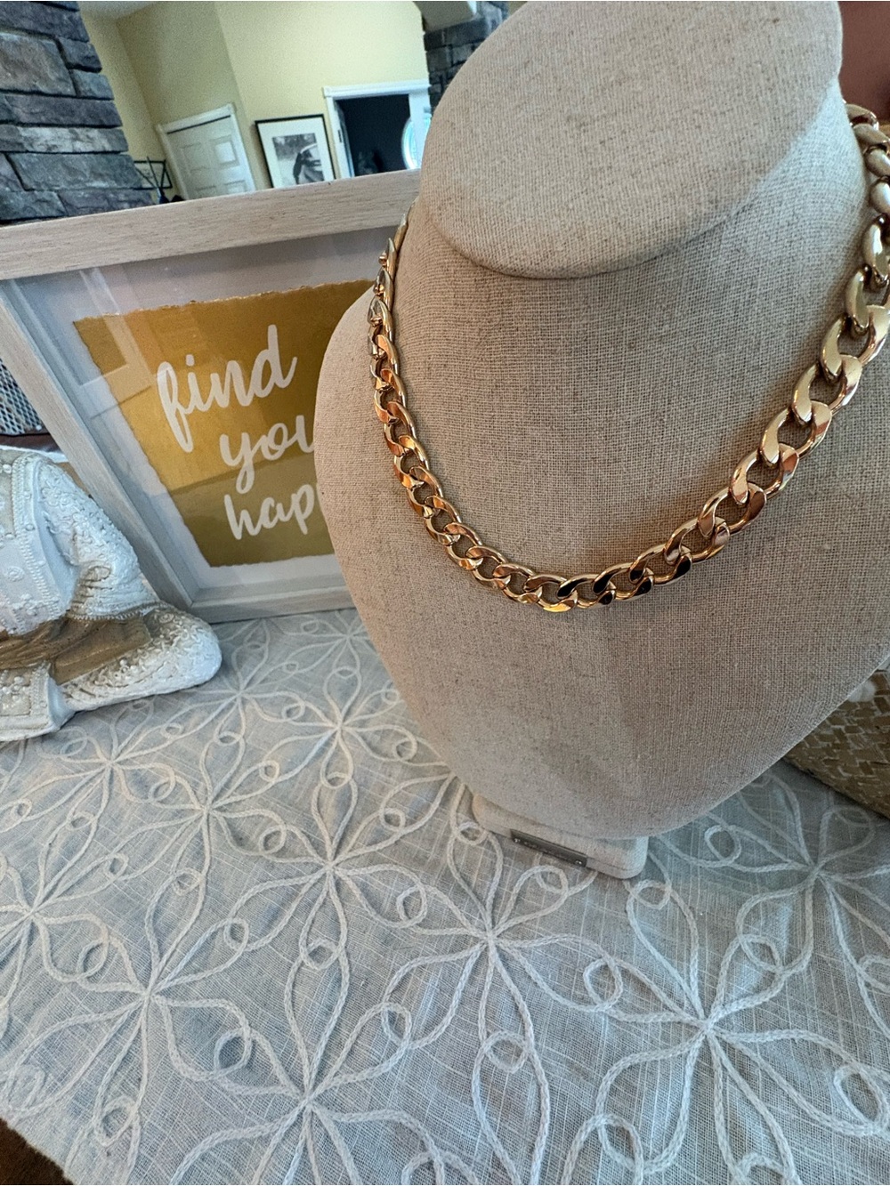 PrettyLittleThing Gold Chunky Curb Chain Shiny Gold Necklace